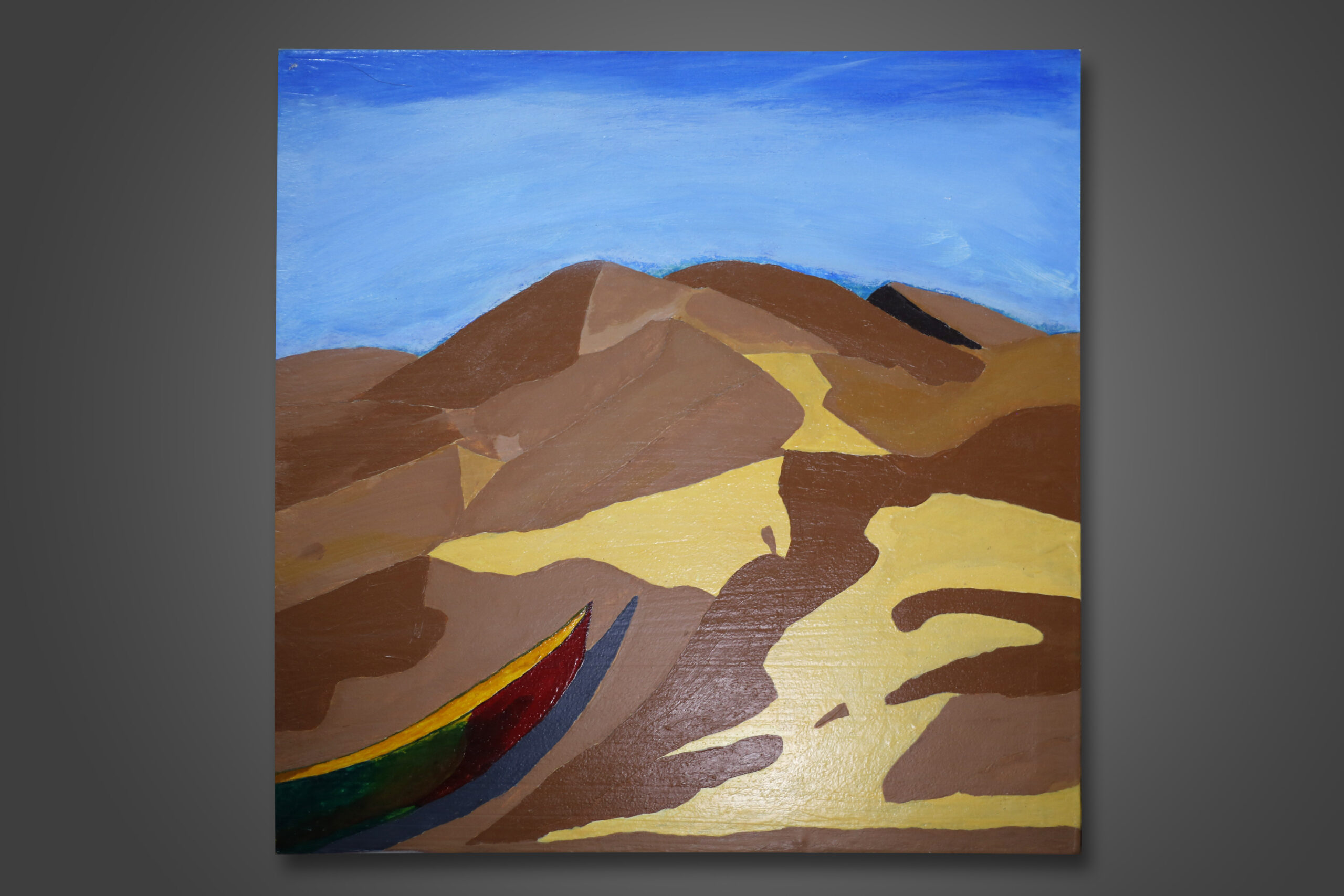 Tableau-pirogue dans le desert